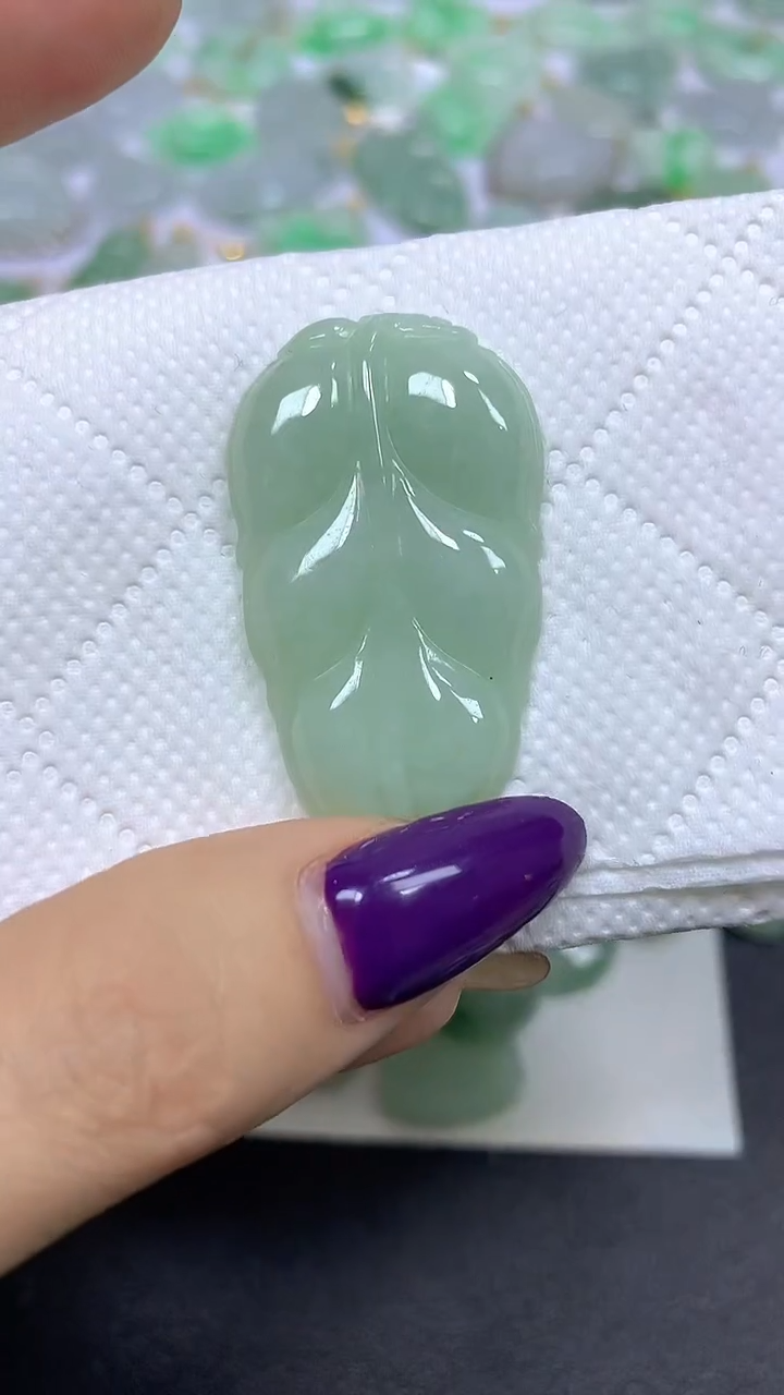 颈饰未镶嵌翡翠 