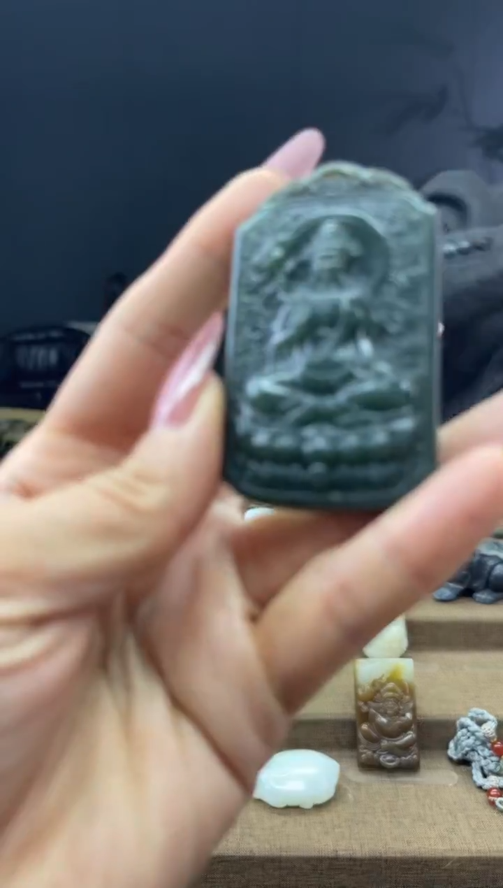 颈饰未镶嵌和田玉1