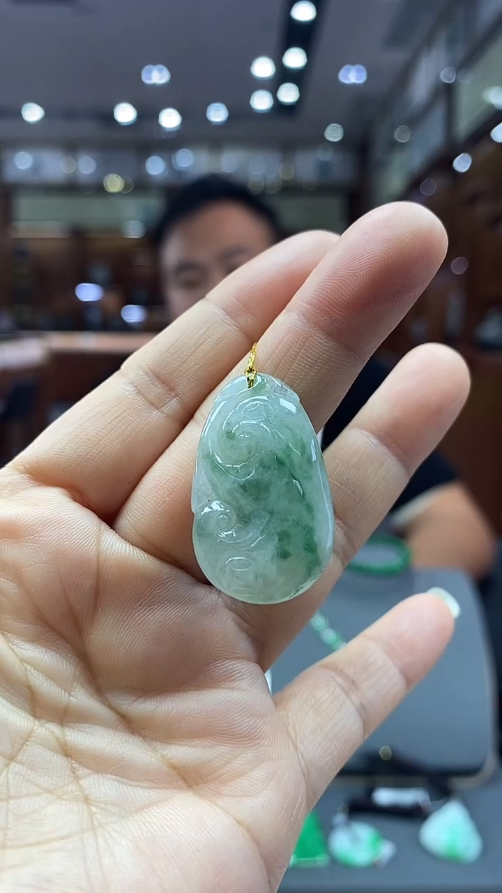 颈饰未镶嵌翡翠如意