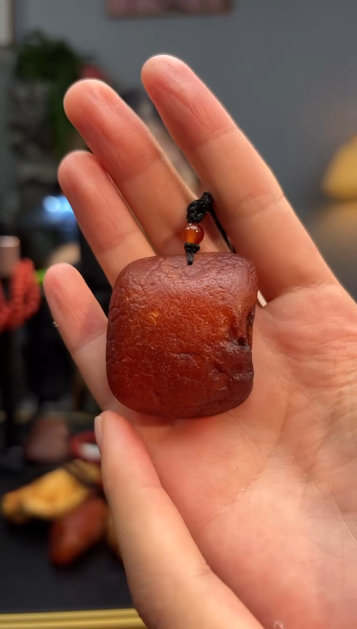 琥珀颈饰未镶嵌吊坠