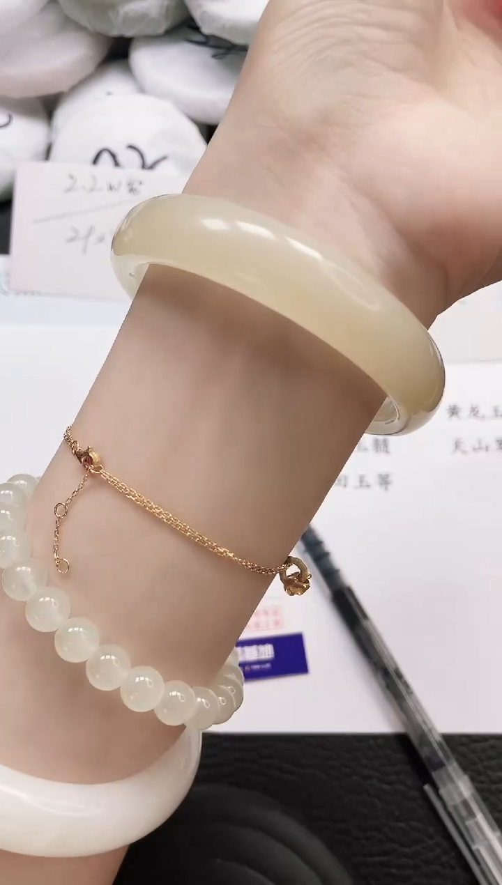 石英质玉手镯未镶嵌D136-60