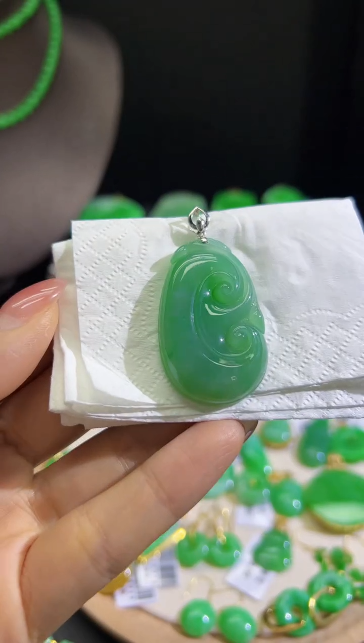 【闪购商品】翡翠颈饰18K金镶嵌Q缅料A货翡翠/支持复检/一件