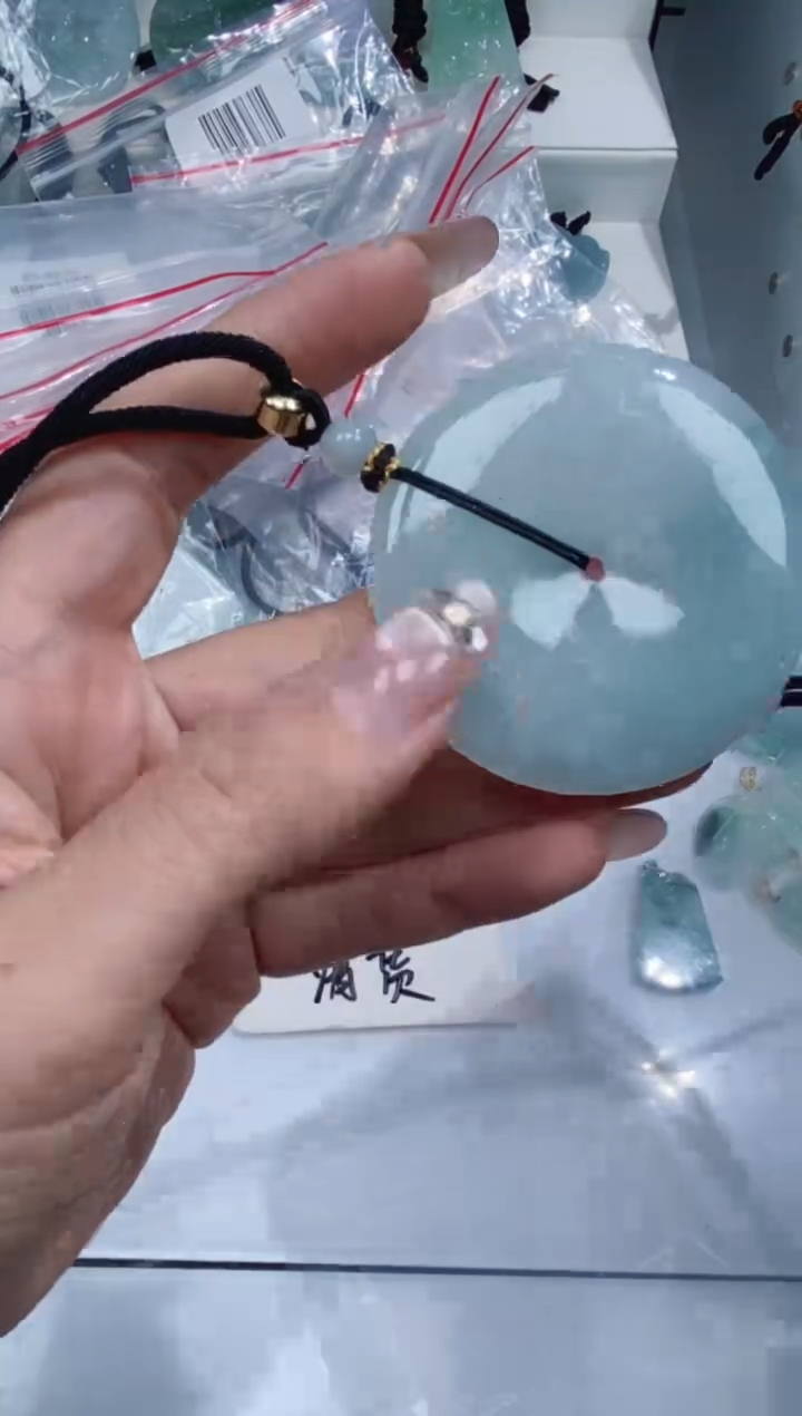 颈饰未镶嵌翡翠吊坠