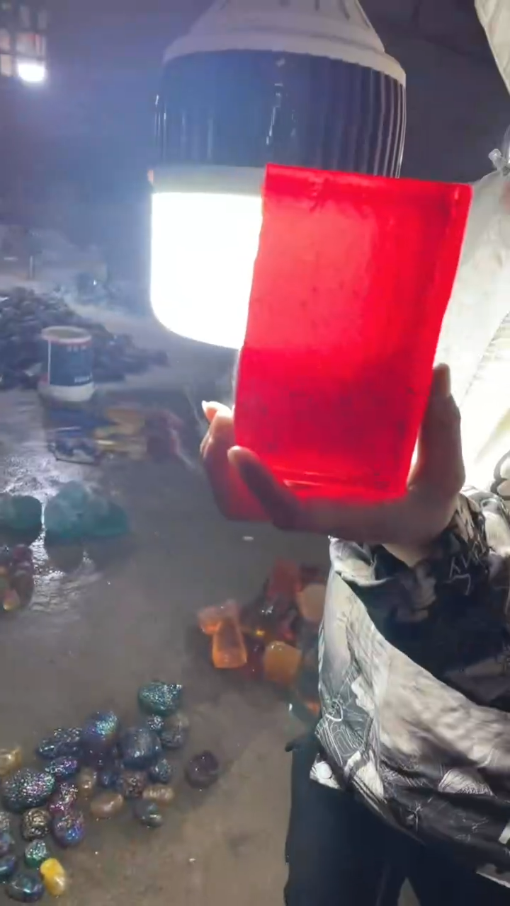 新疆五彩石原石摆件