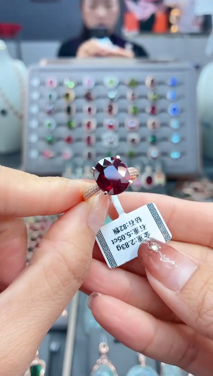 18K金镶嵌戒指碧玺5.05