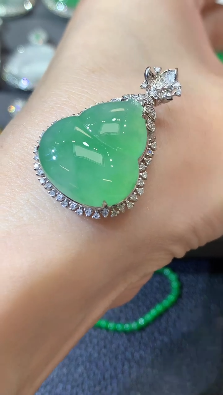 吊坠(不含链)18K金镶嵌翡翠A88