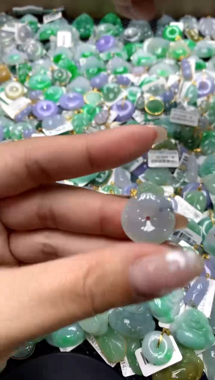 【闪购商品】翡翠颈饰18K金镶嵌111111111111111111