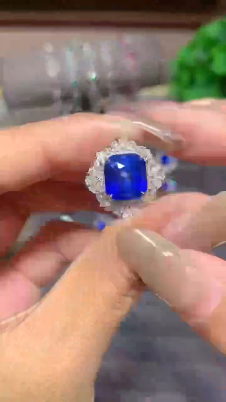 戒指蓝宝石18K金镶嵌5.02CT