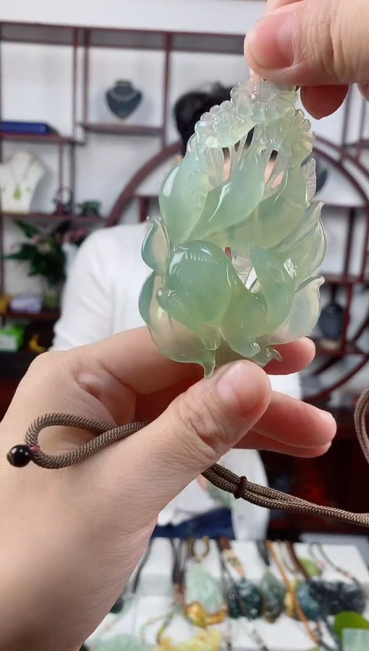 未镶嵌岫玉颈饰凤九