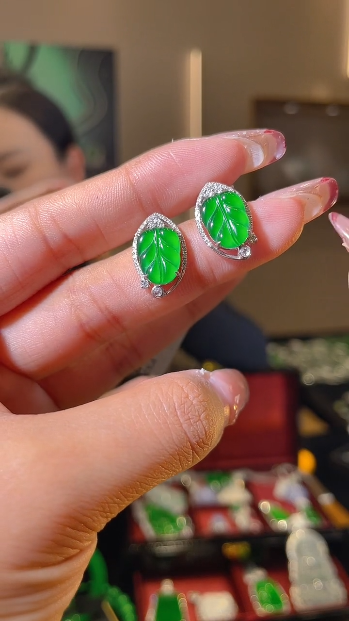 【闪购商品】翡翠耳饰18K金镶嵌天然翡翠A货