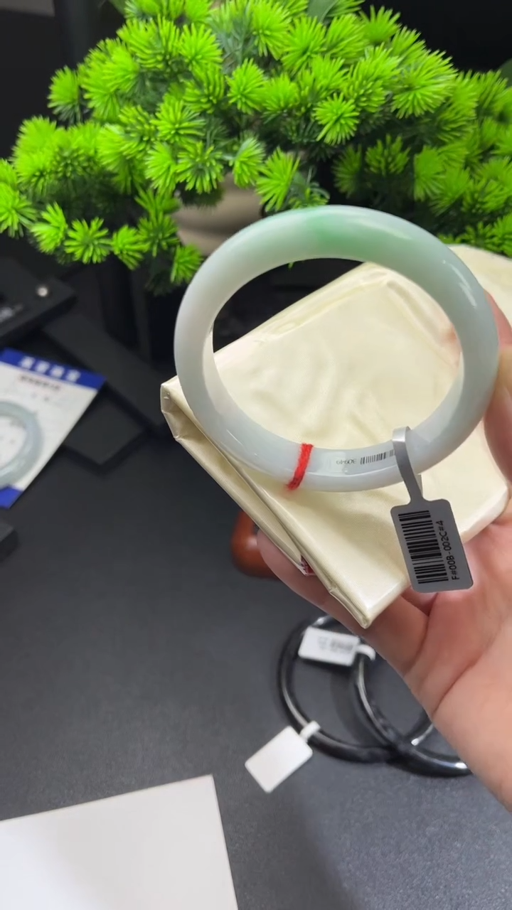 【闪购商品】翡翠手镯未镶嵌正圈