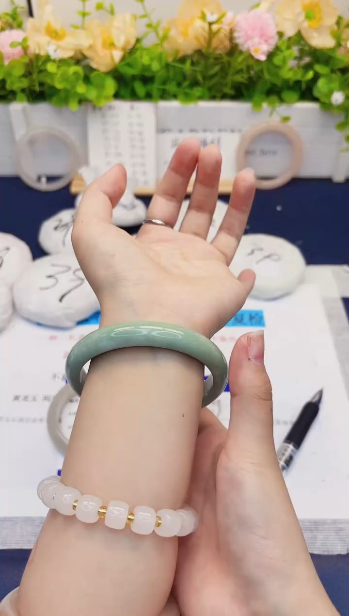 石英质玉手镯未镶嵌386-翠玉-圈口63
