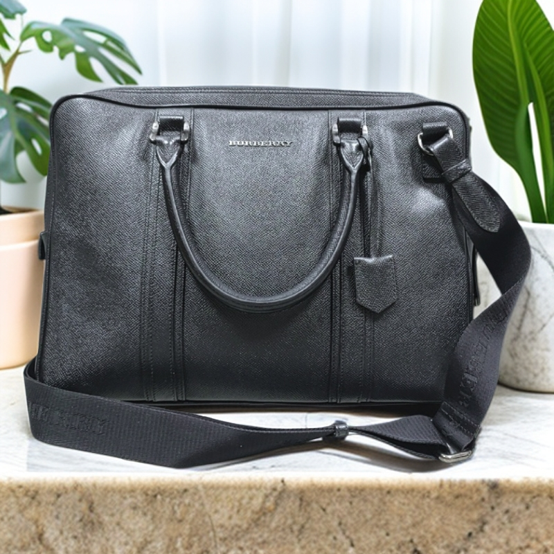 95新 BURBERRY/博柏利   黑色手提单肩公文包 1840 1485 