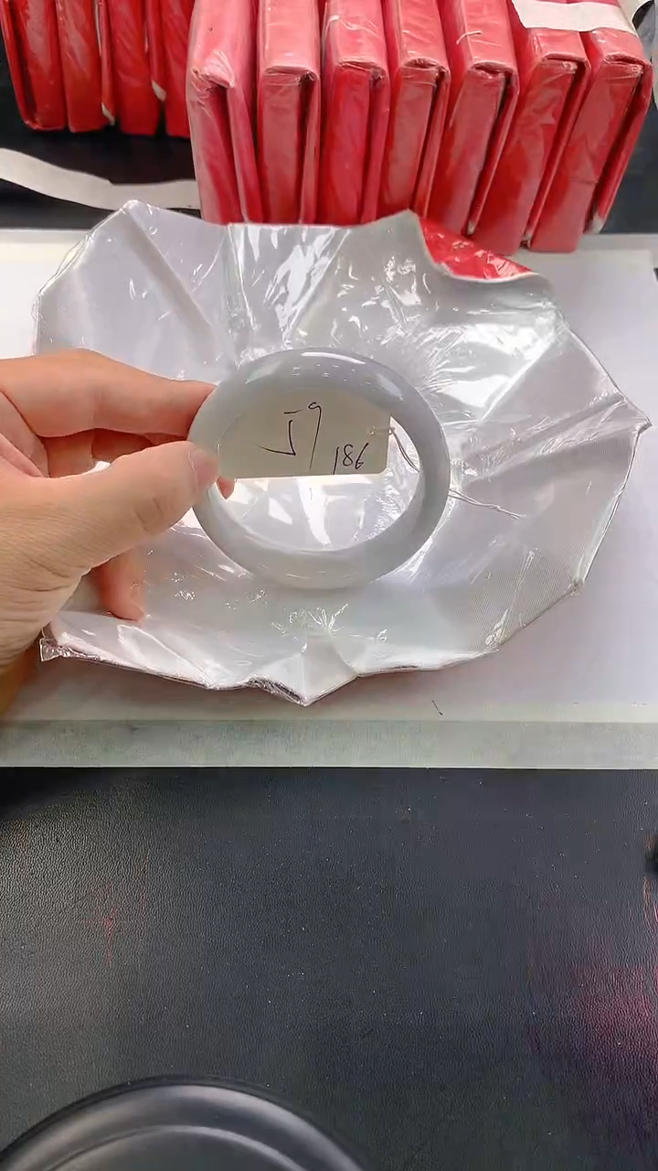未镶嵌手镯翡翠186