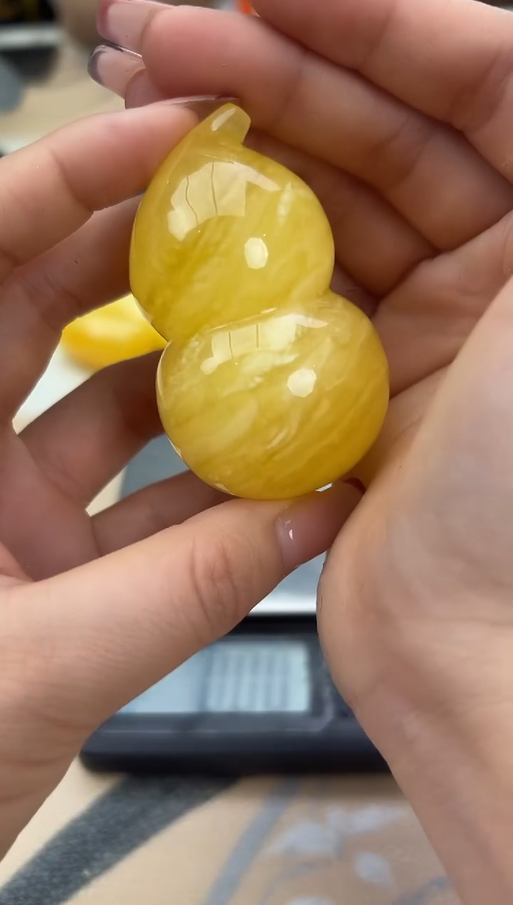 【闪购商品】琥珀裸石未镶嵌蜜蜡吊坠