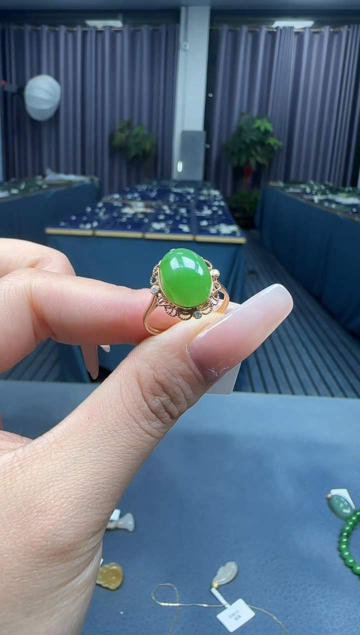 【闪购商品】和田玉戒指18K金镶嵌1