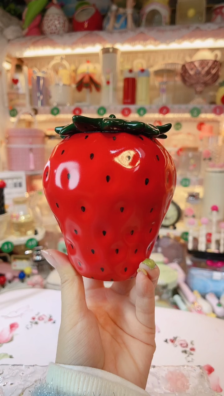【闪购商品】摆件红草莓密封罐品质好，发货快，放心拍