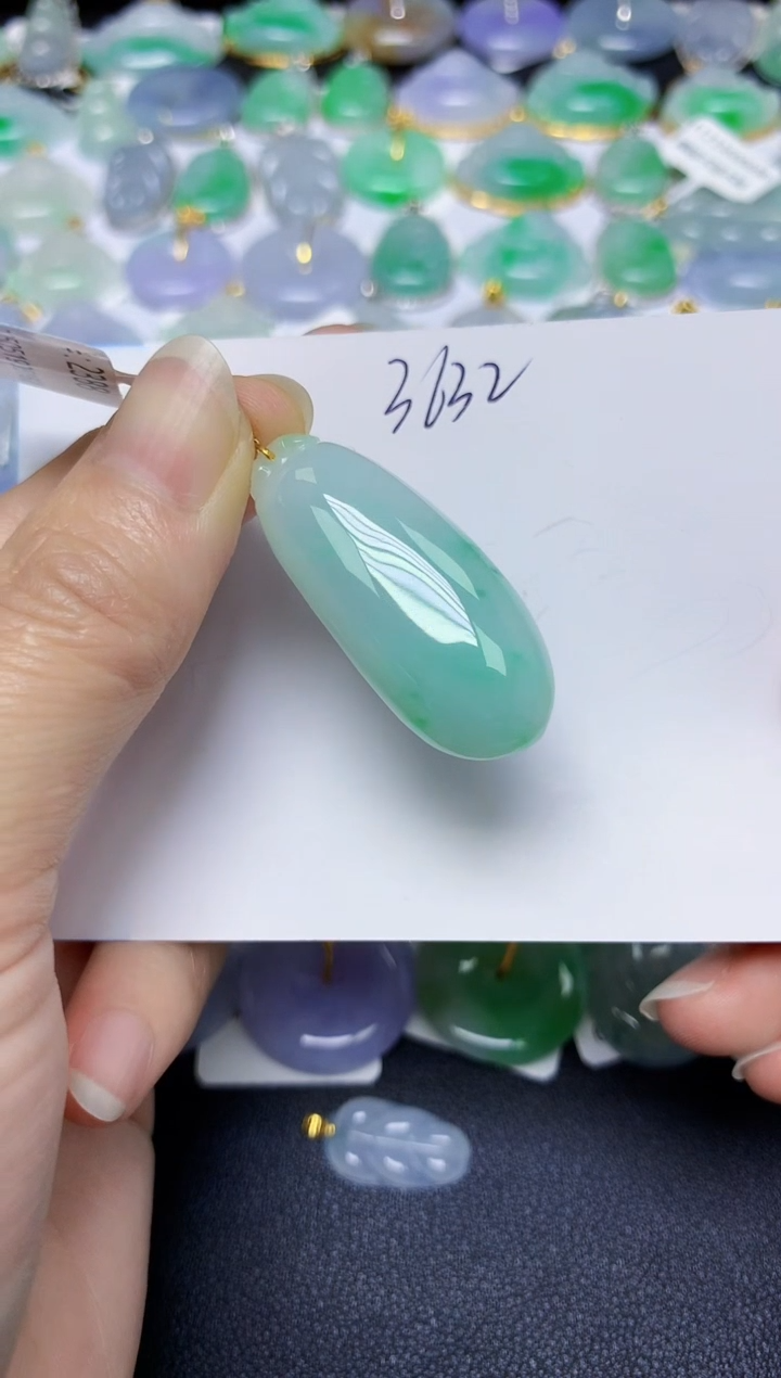 翡翠18K金镶嵌颈饰 天然缅甸翡翠A货