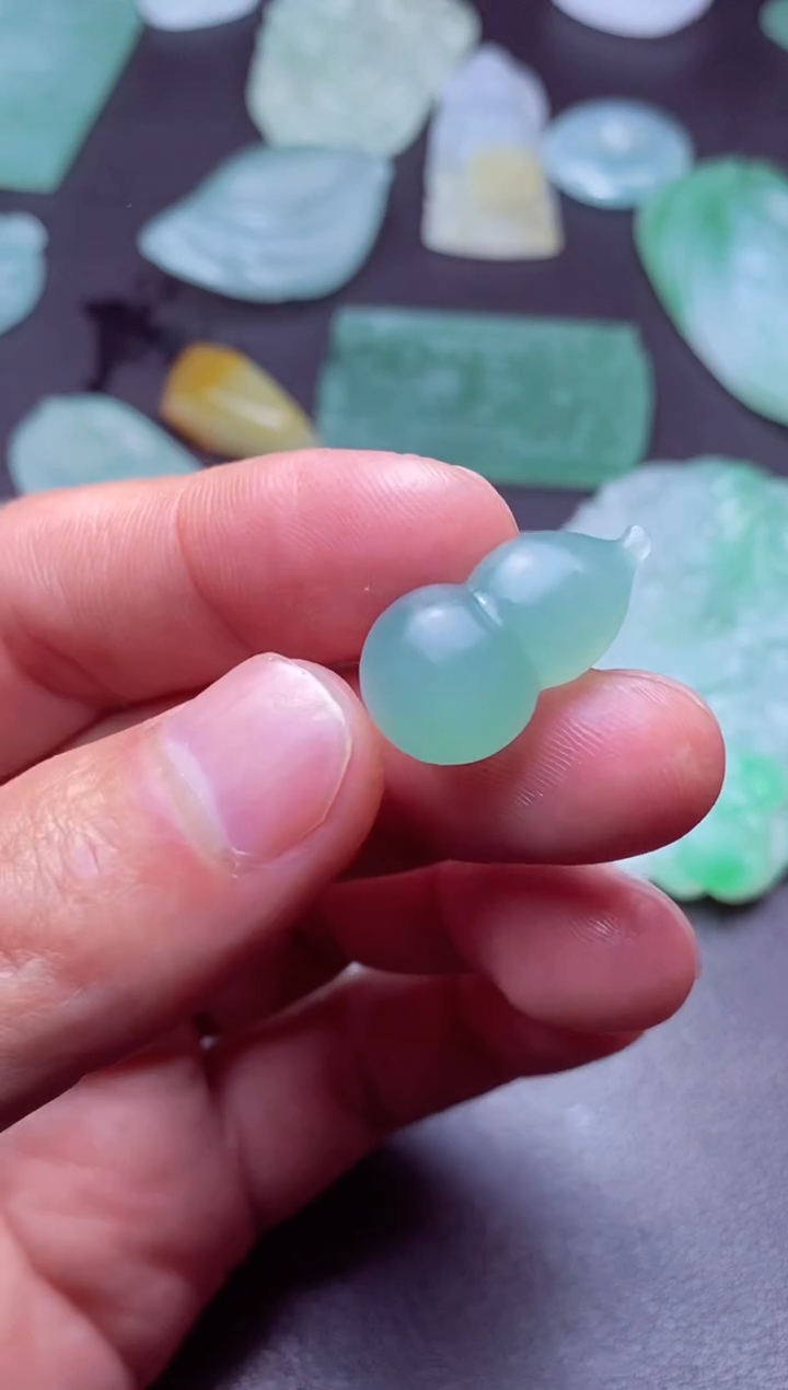 未镶嵌定制翡翠风****心a货翡翠