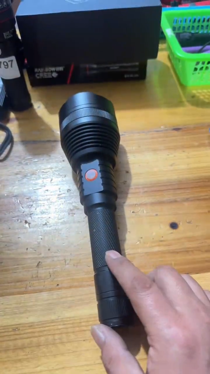 A798定焦大头手电带电池21700微瑕