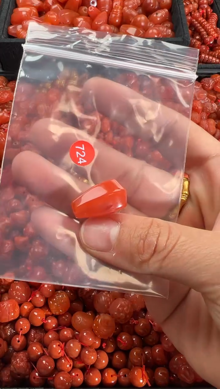 【闪购商品】南红玛瑙颈饰未镶嵌1