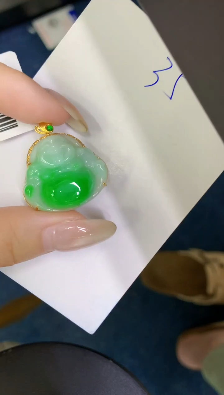 翡翠18K金镶嵌颈饰缅甸天然翡翠A货