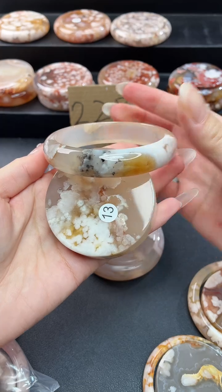 手镯玛瑙/玉髓未镶嵌手镯