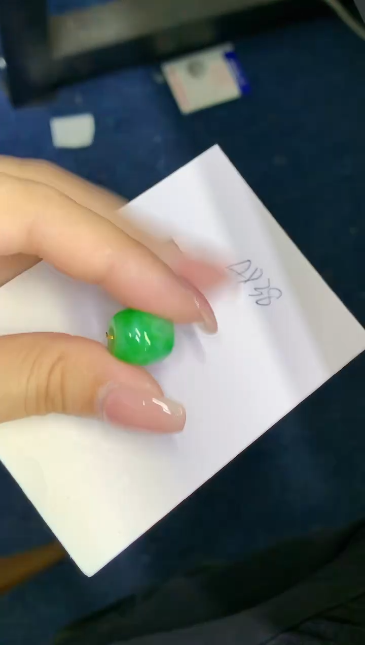 翡翠未镶嵌颈饰缅甸天然翡翠A货