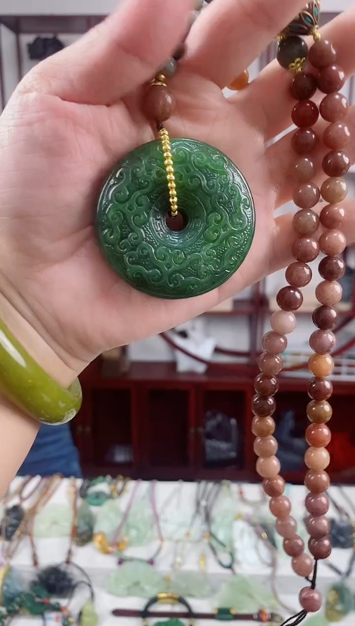 颈饰未镶嵌和田玉1