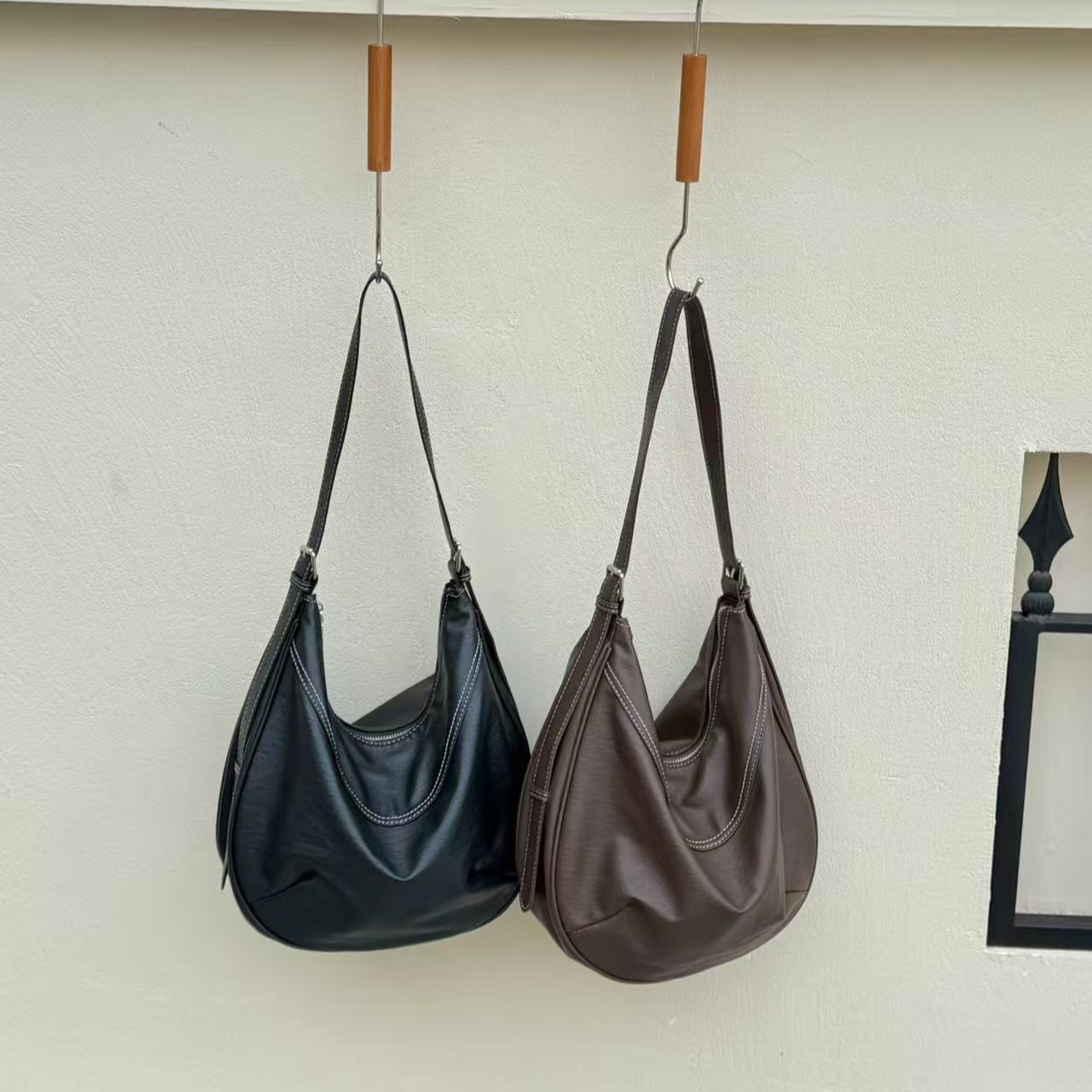 10286韩版潮流时尚小众设计皮革斜挎包百搭通勤