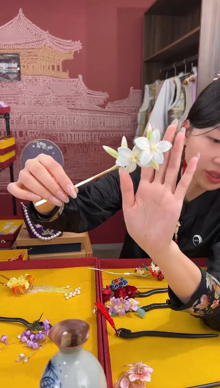 【闪购商品】刺绣非遗绒花（发饰）  