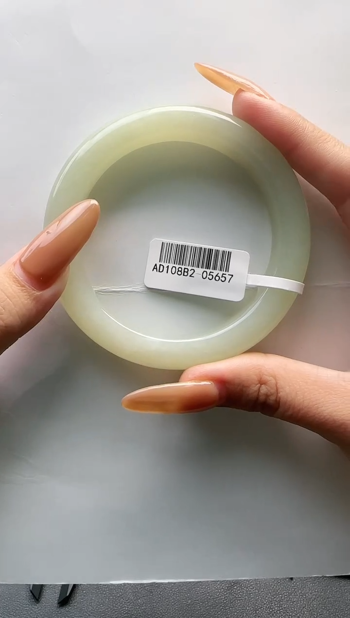 【闪购商品】和田玉手镯未镶嵌57