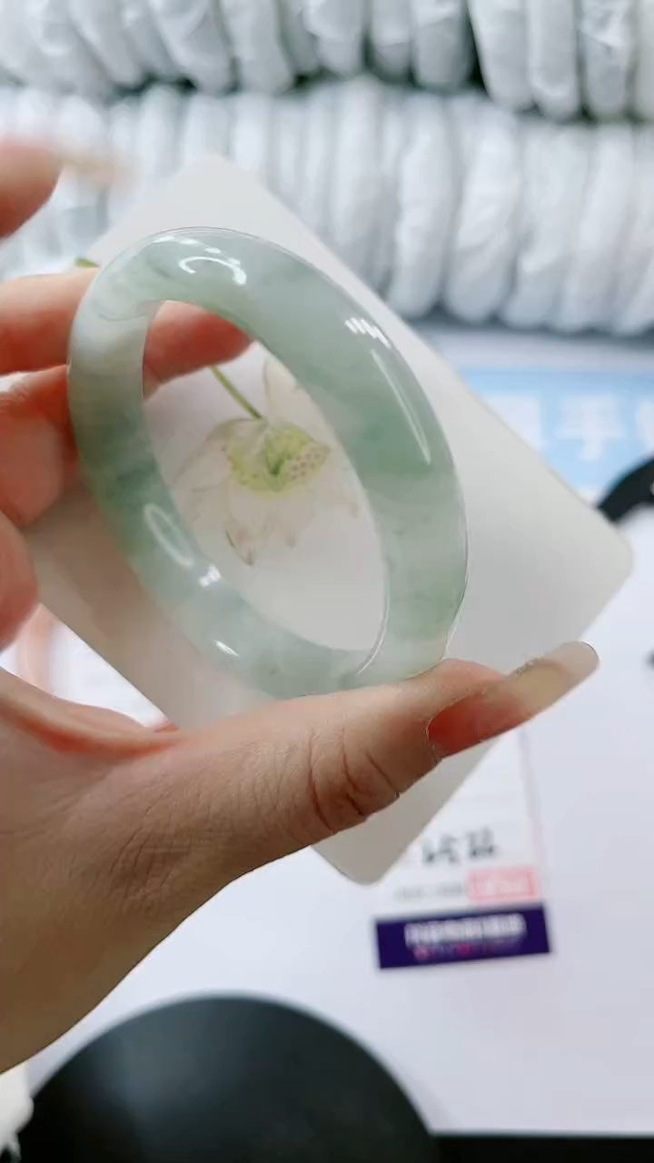 【闪购商品】石英质玉手镯未镶嵌多样性发货L522