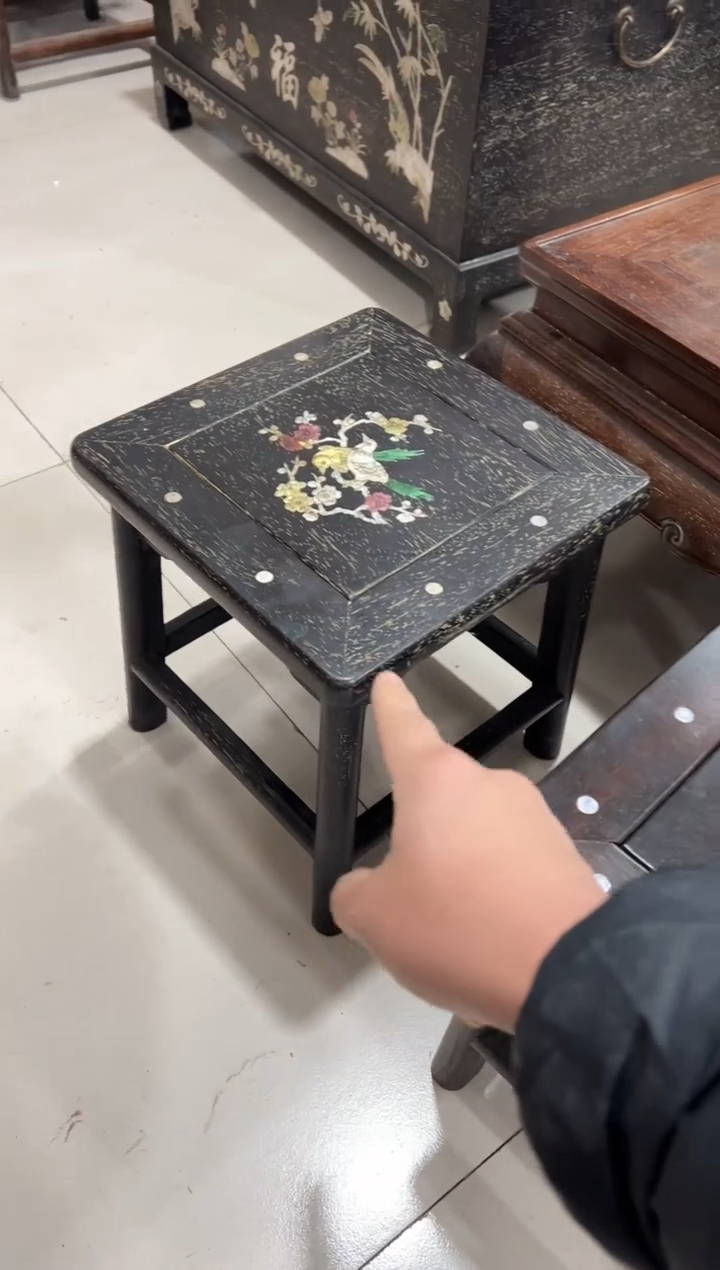 紫檀木非 螺钿富贵凳