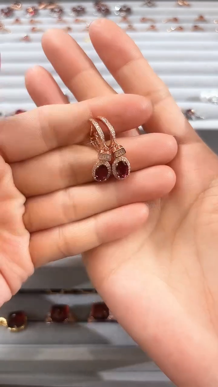 【闪购商品】石榴石耳饰银S925镶嵌     