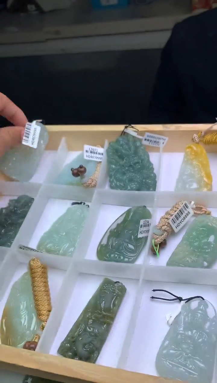 【闪购商品】定制翡翠未镶嵌    5148452