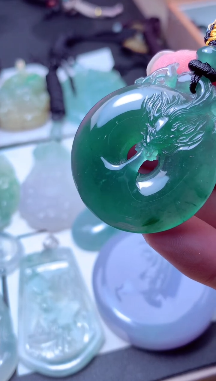 颈饰未镶嵌翡翠天然A货翡翠