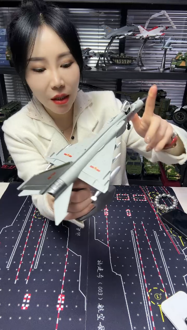 1/72合金歼八飞机模型