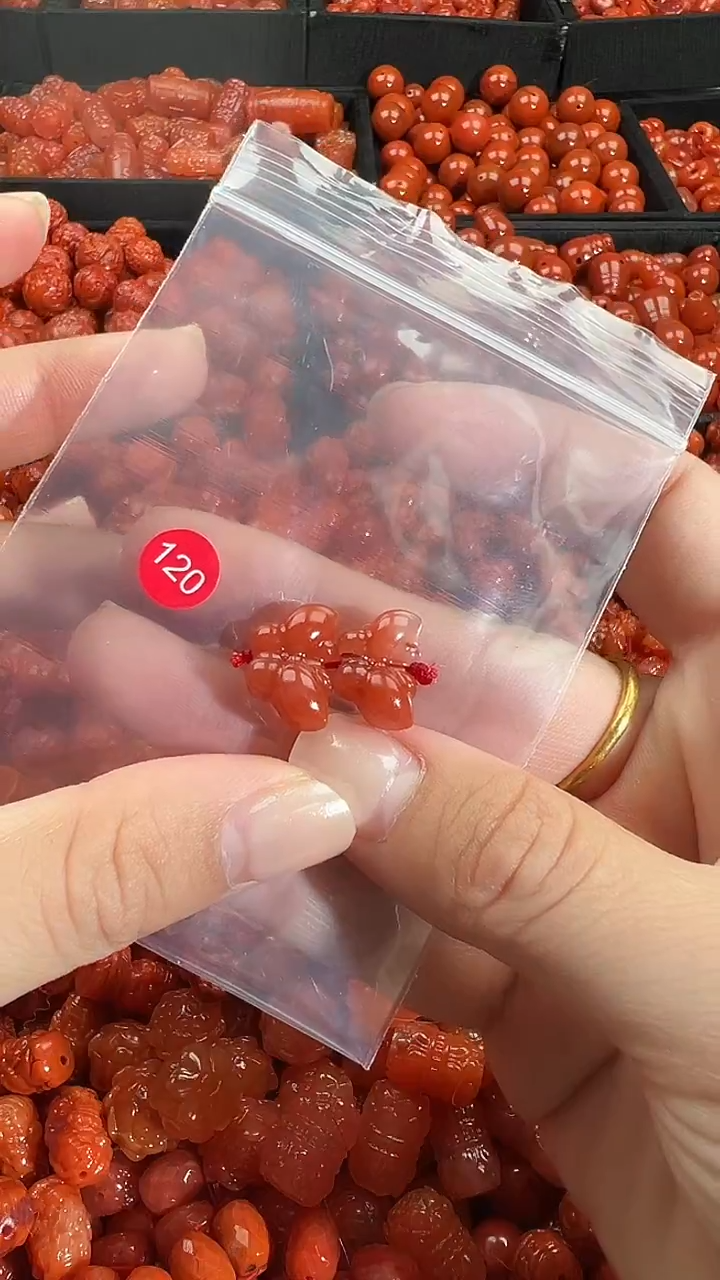 颈饰未镶嵌南红玛瑙1