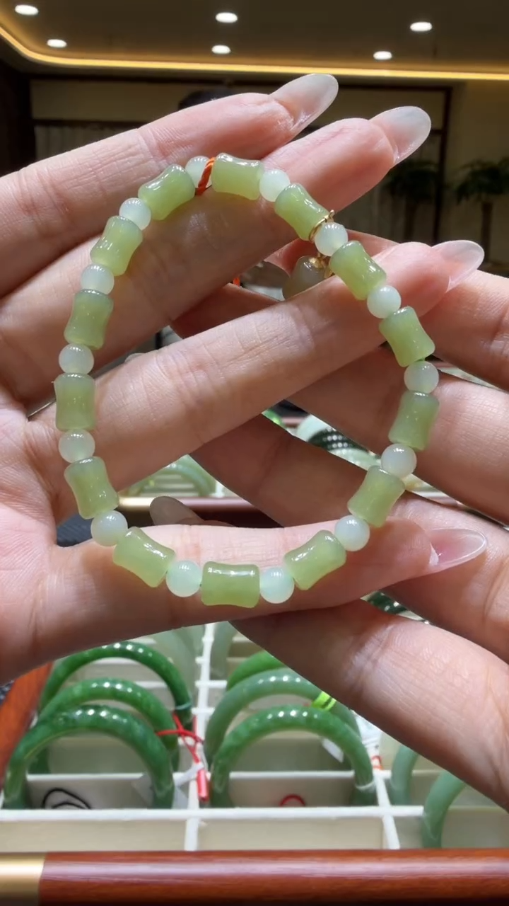 颈饰未镶嵌和田玉手串