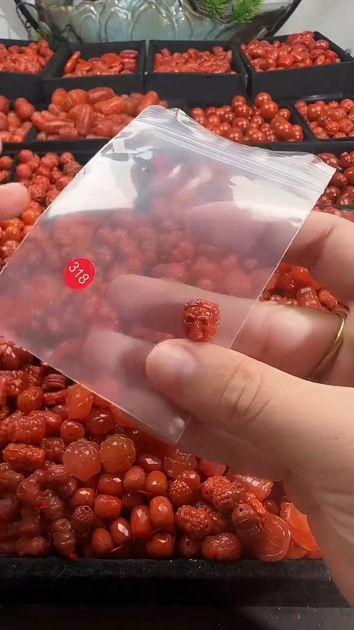 颈饰未镶嵌南红玛瑙1