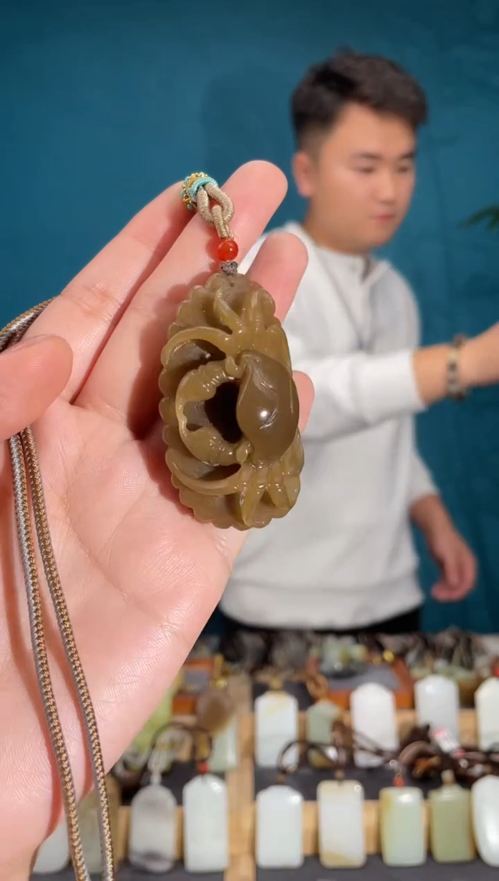 颈饰未镶嵌和田玉1