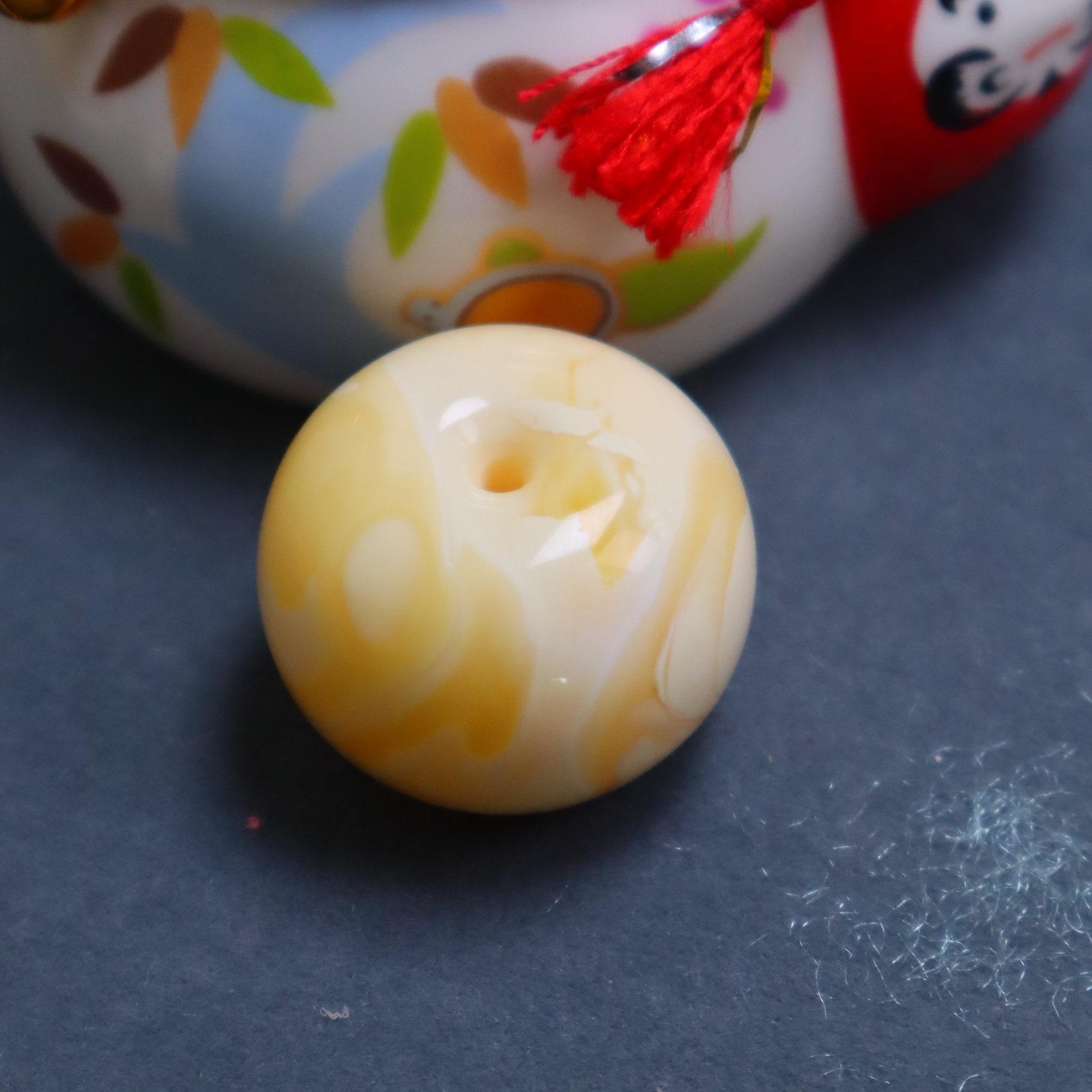 蜜蜡焦皮浓蜡菊粉白墩子吊坠