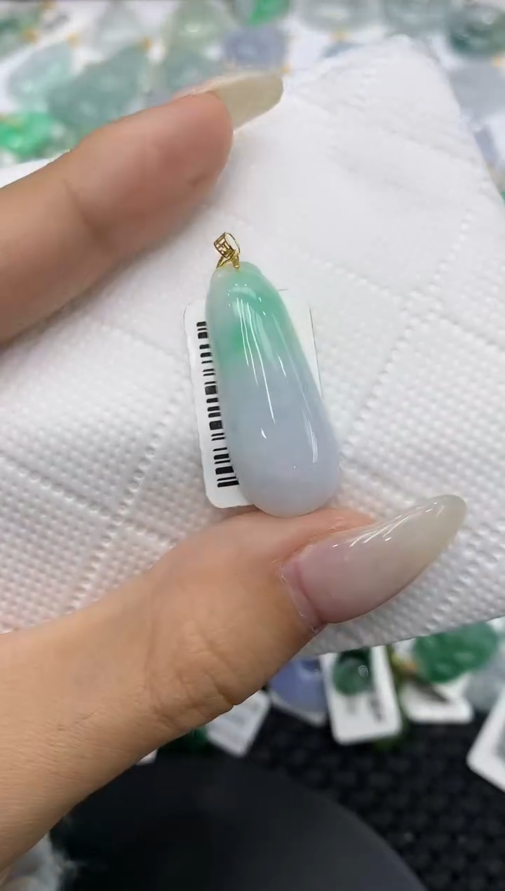 颈饰18K金镶嵌翡翠111111111111