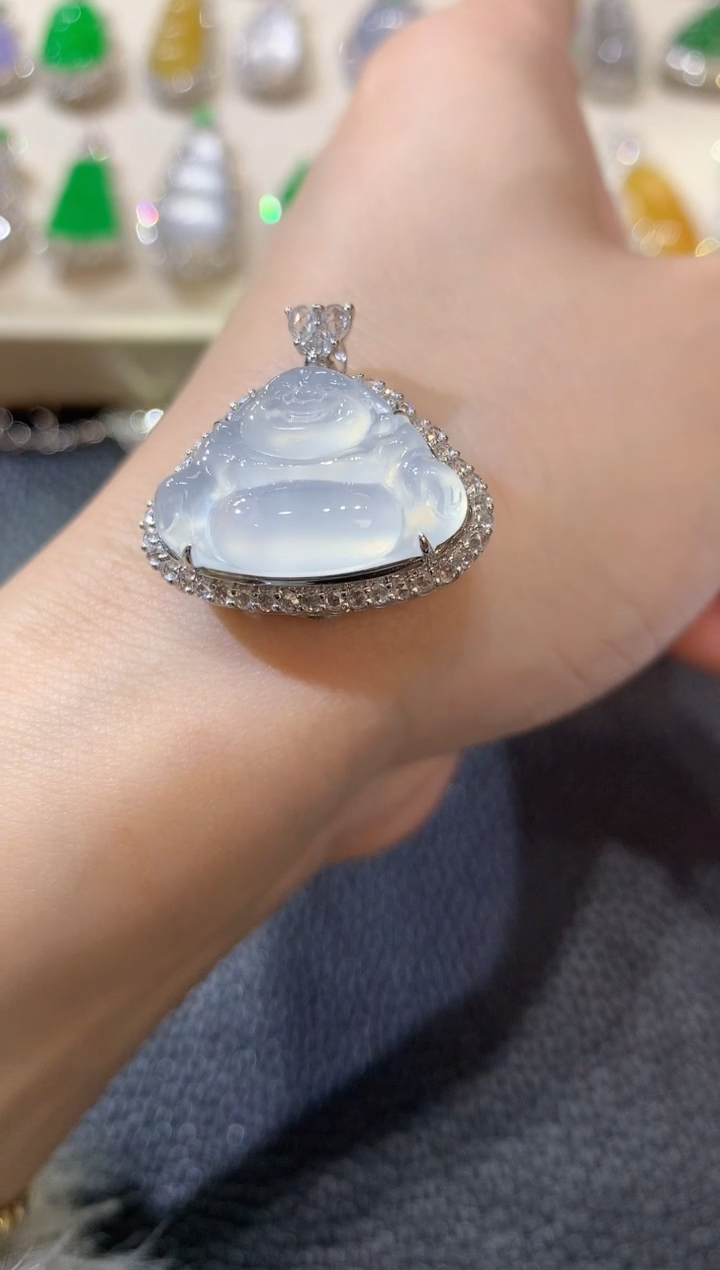 【闪购商品】翡翠吊坠(不含链)18K金镶嵌A84翡翠