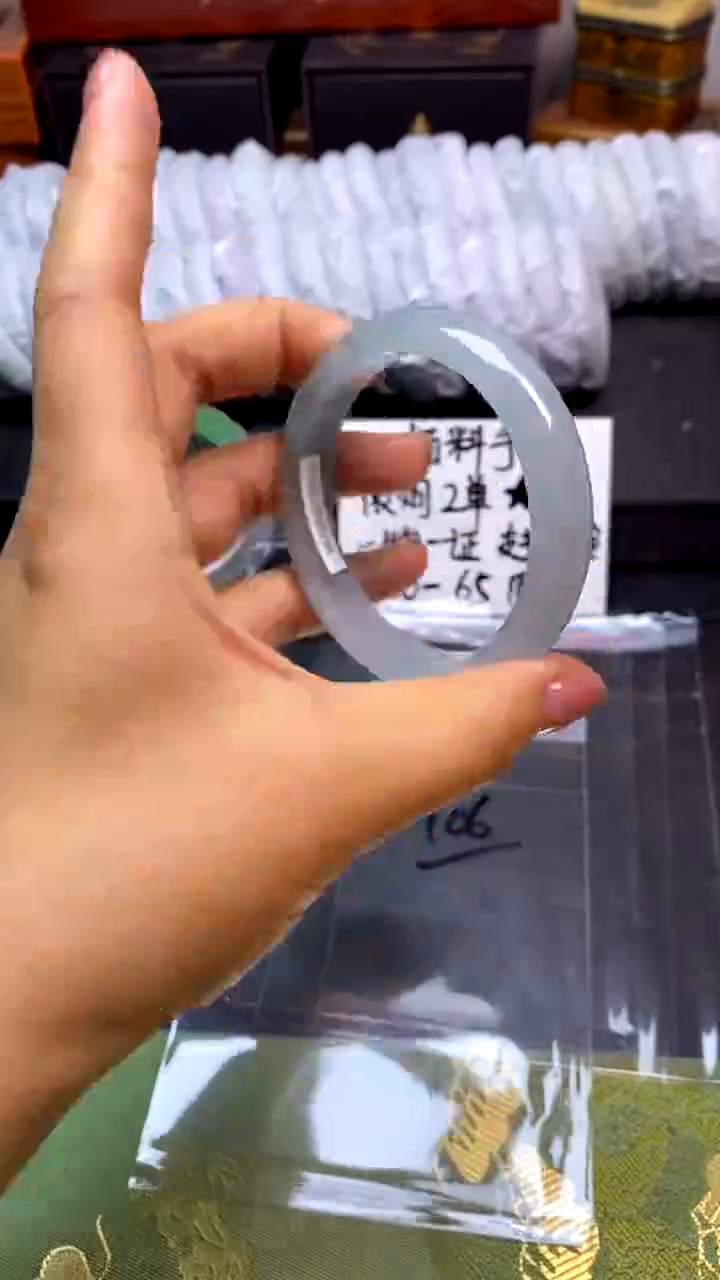 时尚女款缅料手镯106