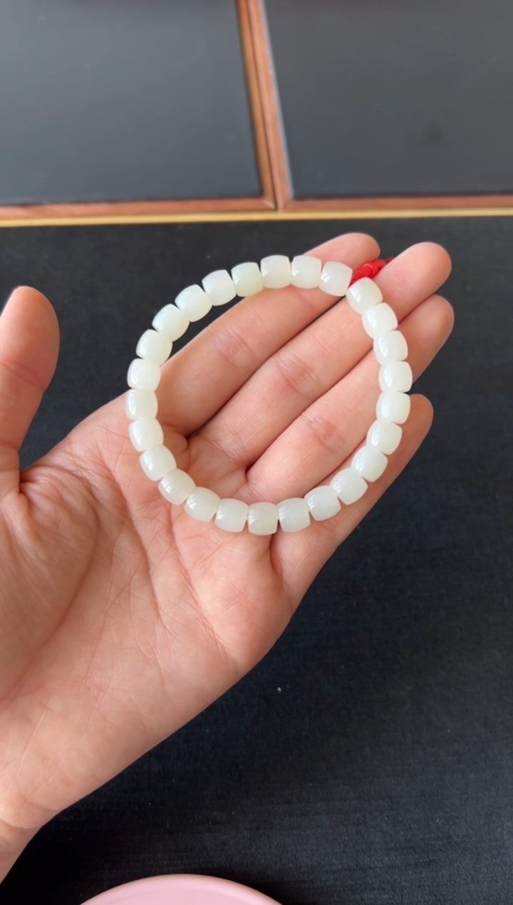 【闪购商品】和田玉手串未镶嵌于田微色差卡8直切