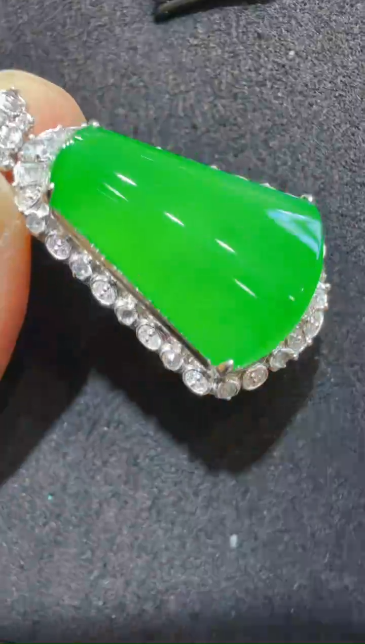 吊坠(不含链)18K金镶嵌翡翠多样性团购发一件