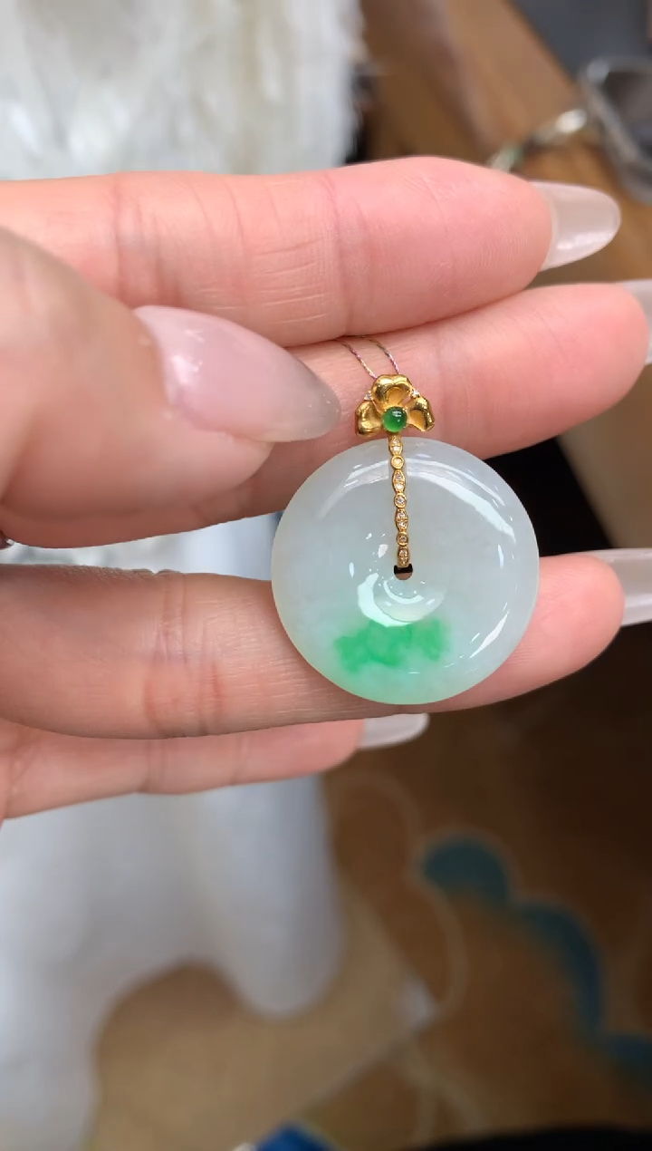 【闪购商品】翡翠颈饰18K金镶嵌平安扣