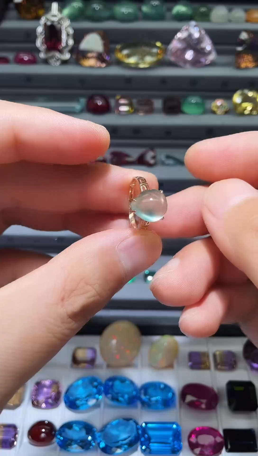 18K金镶嵌葡萄石戒指戒指